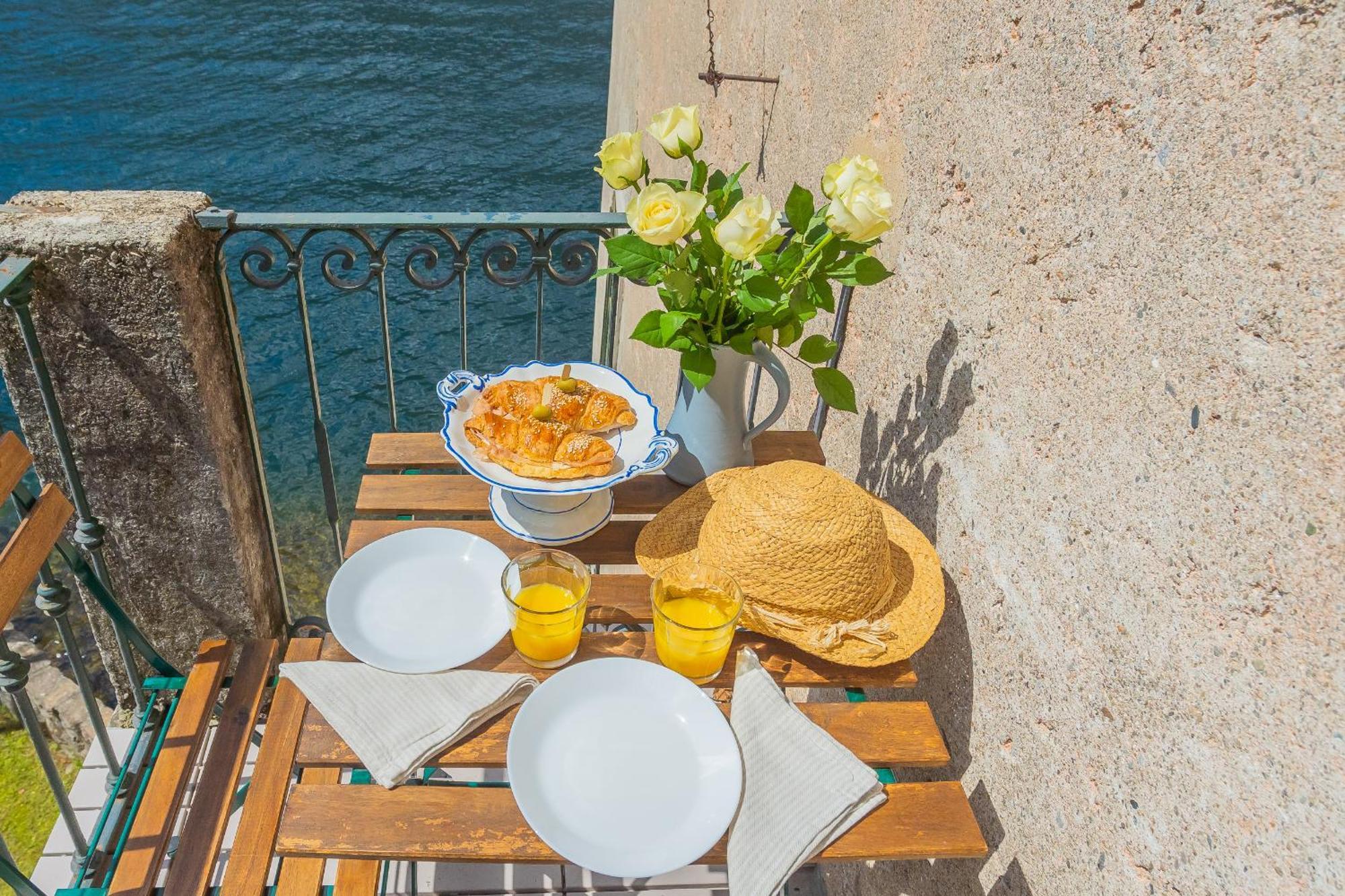 Deriva Apartment On Careno'S Beach By Rent All Como Nesso Ngoại thất bức ảnh